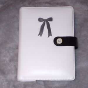 Agenda 52 The Paper Studio Black and White A6 Planner Binder with Gold Accent